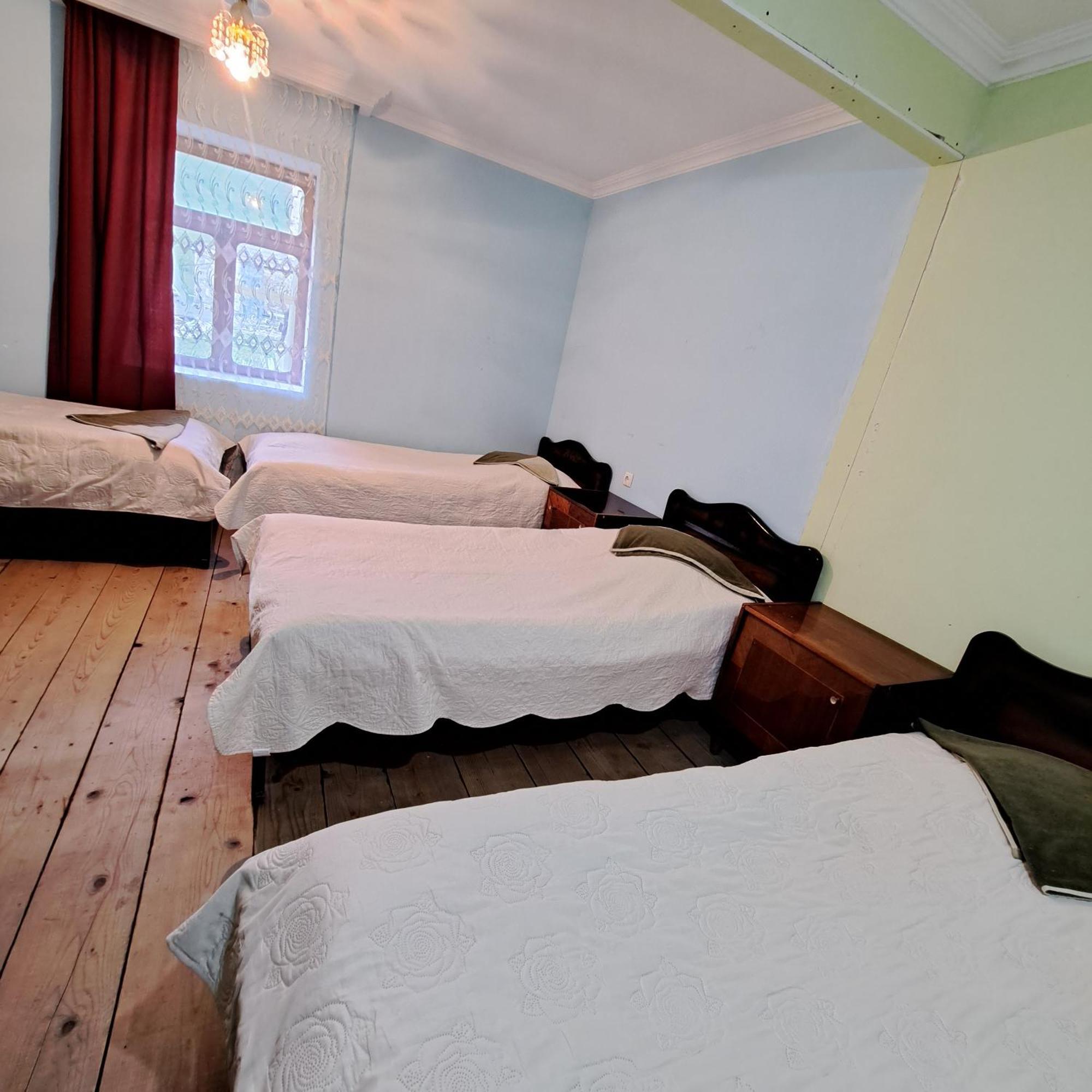 Chvibiani Guesthouse & Bar Uschguli Zimmer foto